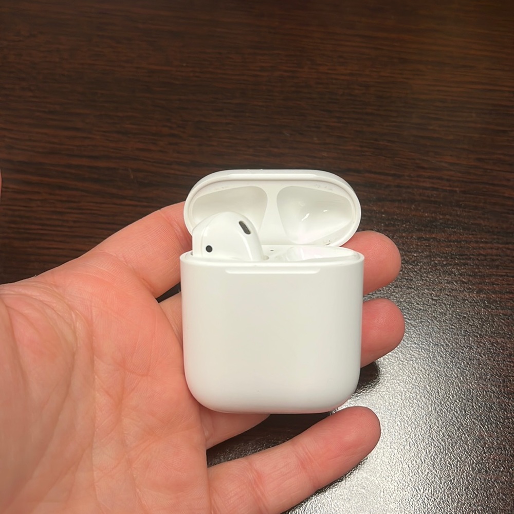 Apple AirPods only the left AirPod 1st gen